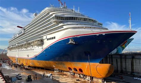 Enjoy Live Shows and Performances on Carnival Magic 2023